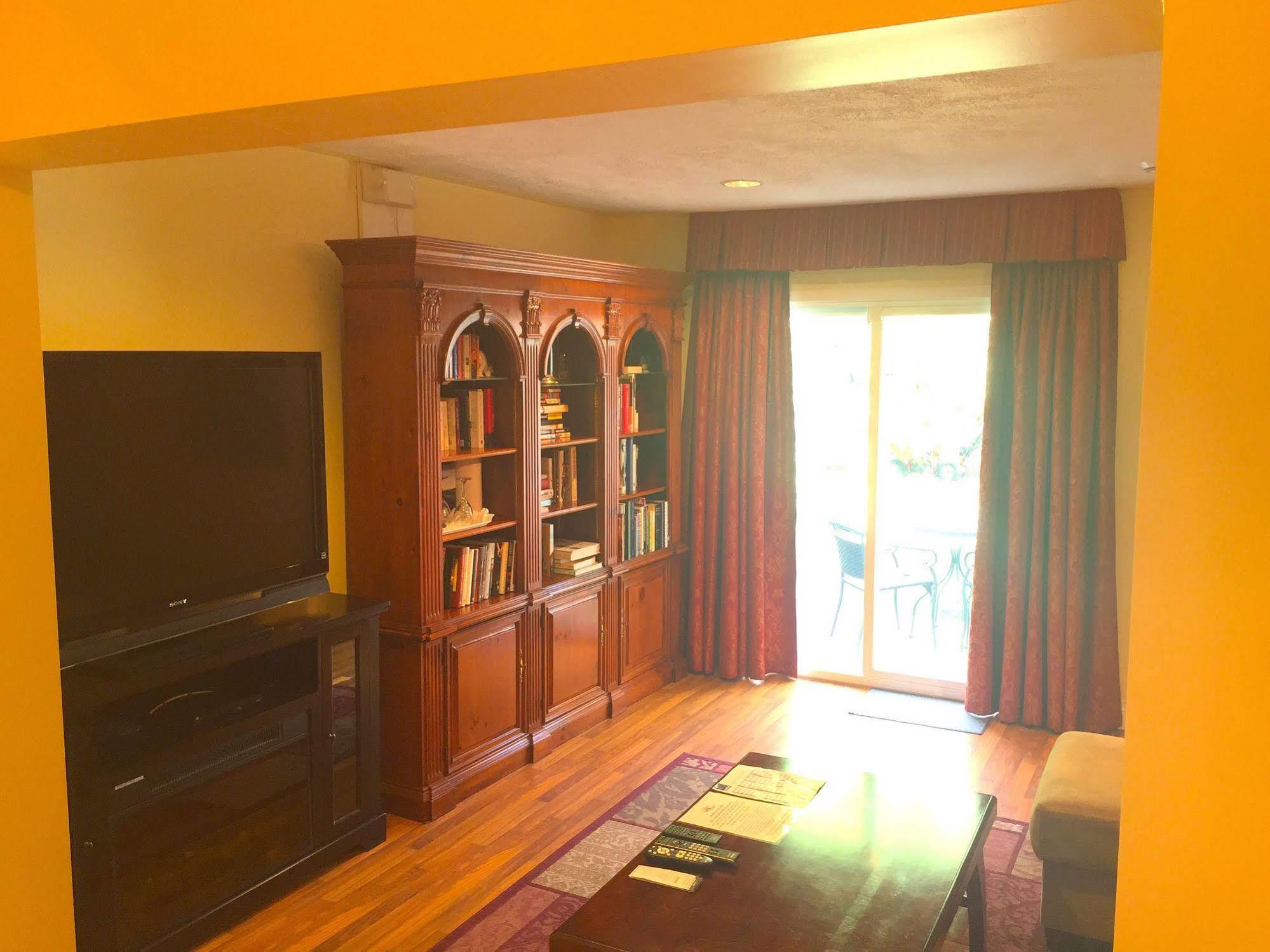 Grey Rose Suites Hanover エクステリア 写真